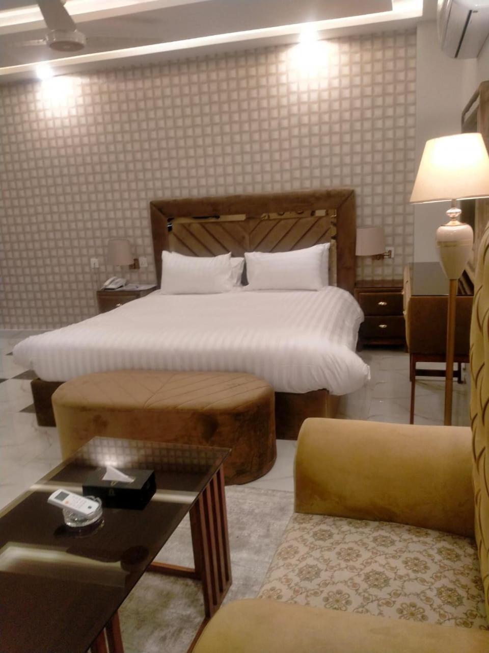 Imperial Suites Lahore Exterior photo